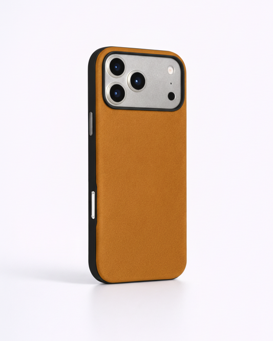 iPhone 17 Pro Hybrid Leather Cover in tan Crazy Horse leather with a sleek black frame